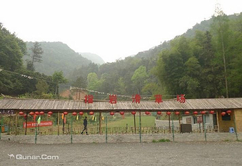 指岩滑草场第 1 张图片