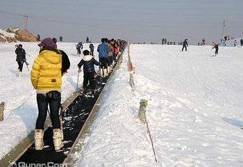 凤麒庄园-滑雪场第 8 张图片