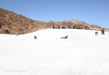 玉泉山戏雪乐园第 2 张图片