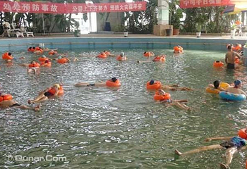 盐湖浮乐园第 4 张图片
