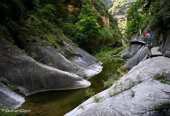黑龙潭景区第 3 张图片