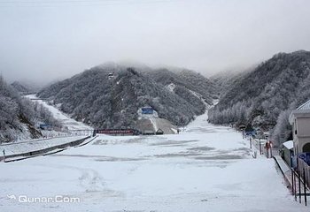 洛阳伏牛山滑雪场第 2 张图片