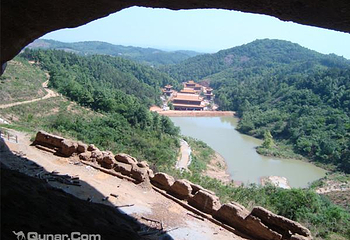 大别山石窟第 10 张图片