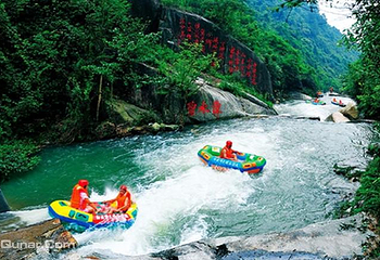 白云峰峡谷漂流第 23 张图片