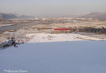 东岭滑雪场第 5 张图片