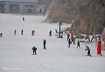 东岭滑雪场第 3 张图片