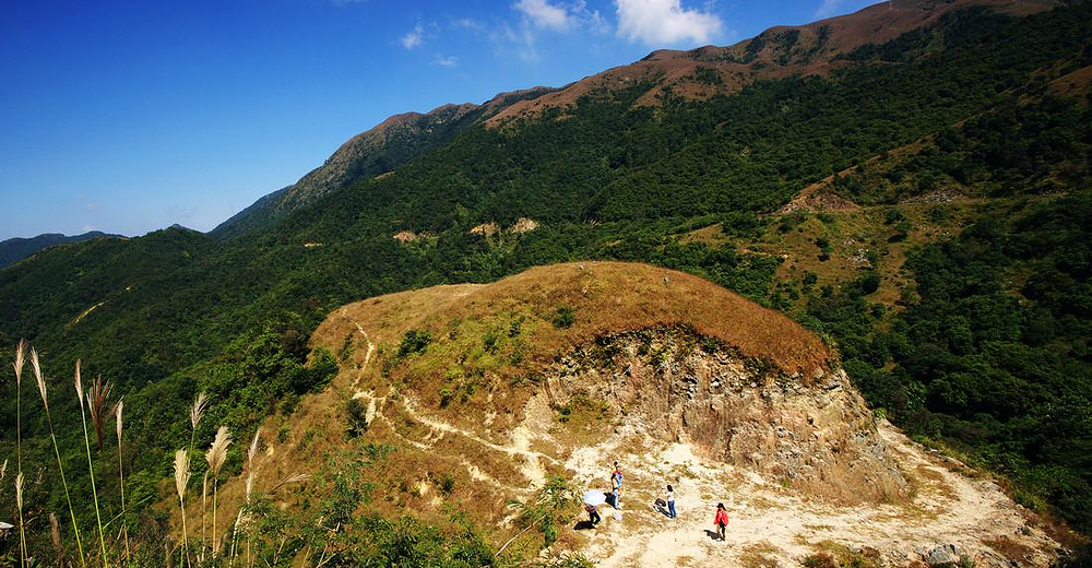 包含景点: 天露山旅游度假区 去哪儿价 &yen; 98 在线支付 保障计划