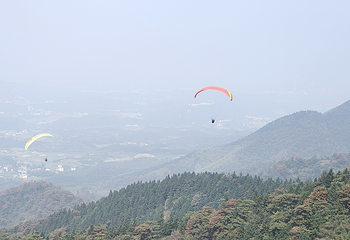胡哥旅游郴州飞云之上滑翔伞基地第 1 张图片