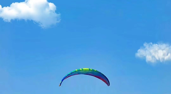 成都漫步云端滑翔伞飞行基地