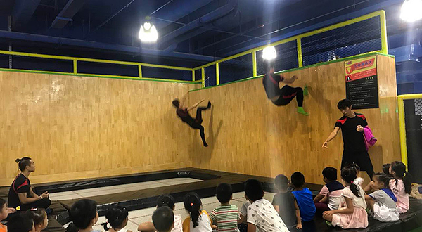 袋鼠王蹦床公园(万达茂店)