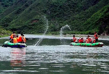 舒兰龙凤山庄霍伦河橡胶坝漂流第 2 张图片