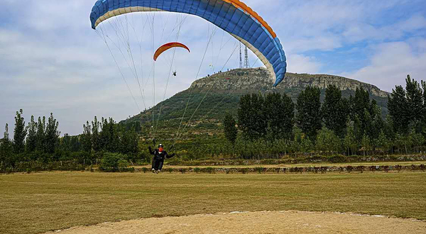 云深处滑翔伞飞行营地