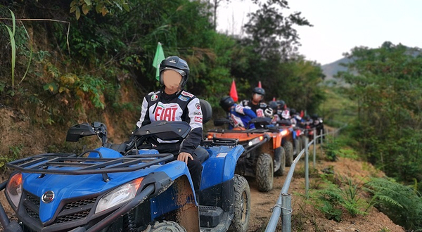 HC户外越野车烧烤营地