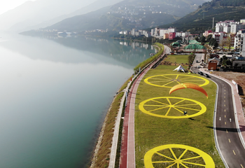 橙谷滑翔伞飞行营地第 4 张图片