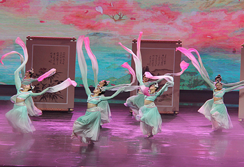 《水之灵》水舞台演出第 18 张图片