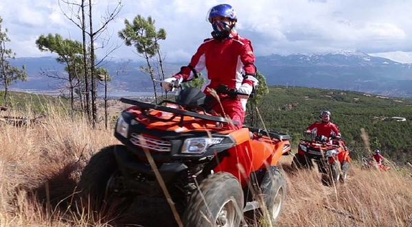 荒野户外山地越野基地