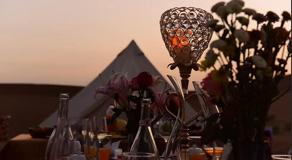 三山情沙漠露营地