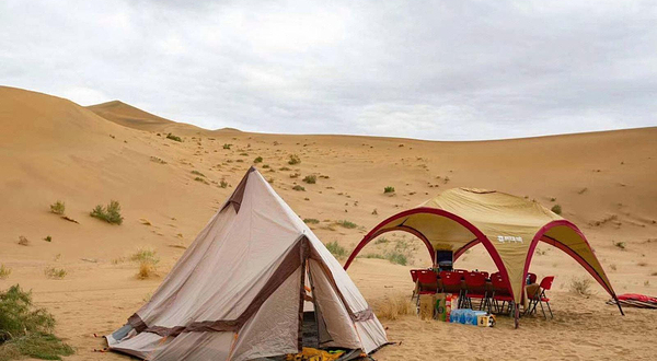 五色沙沙漠露营地