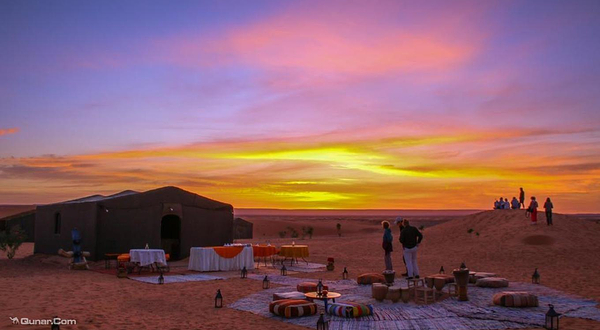 鸣沙山漠语山房野奢露营地