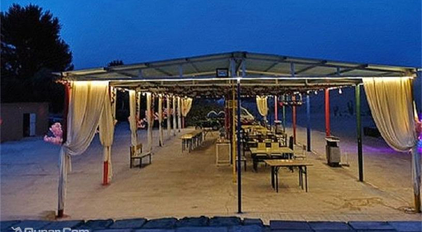 越野E族沙漠露营地