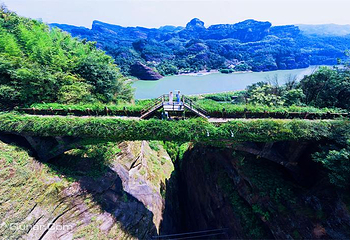 龙虎山仙岩景区第 3 张图片