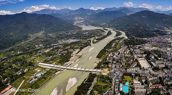 驼峰都江堰青城山直升机空中游览