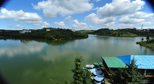 重庆黄水旅游度假区月亮湖
