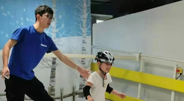 雪灿室内滑雪场