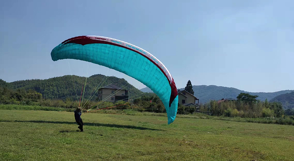 太极洞滑翔伞飞行营地