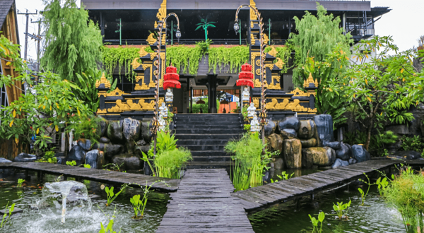 金字塔水疗中心