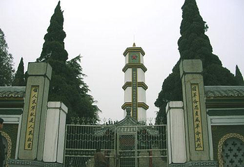 辉山烈士陵园第 1 张图片