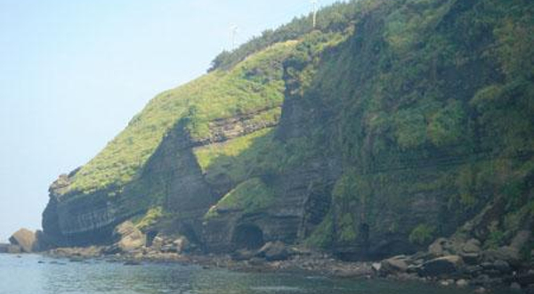 松岳山阵地洞窟