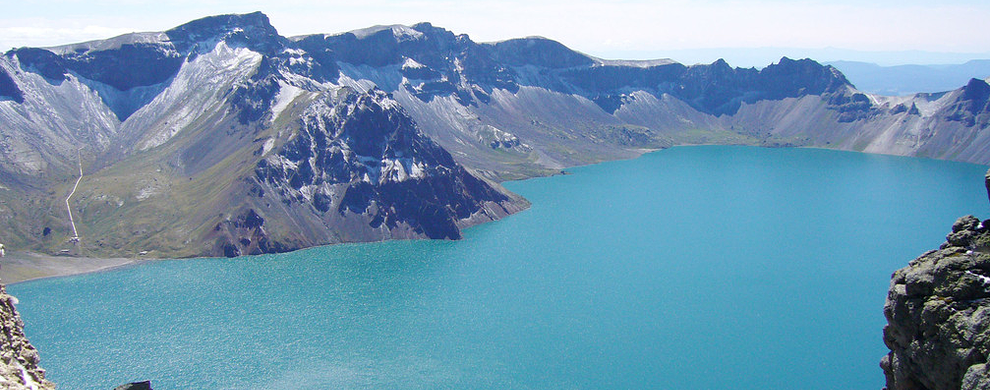 主峰的不同位置俯瞰长白山天池,欣赏宝石般的自然之美!