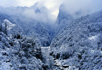 东拉山大峡谷第 3 张图片