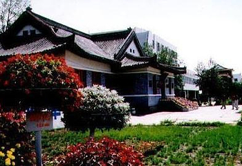 乌兰夫故居第 1 张图片