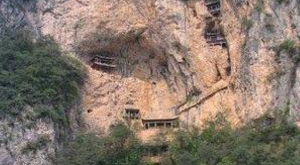 红河龙门洞石窟