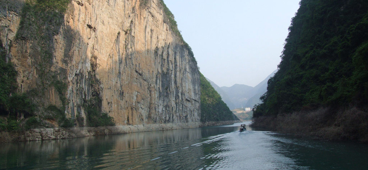 首页 周边景点推荐 长江三峡 共有13条点评 山高水急,极为壮观,峡内
