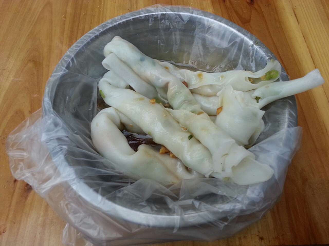 猪肠馍,记得加辣椒和醋啊,要不太淡了