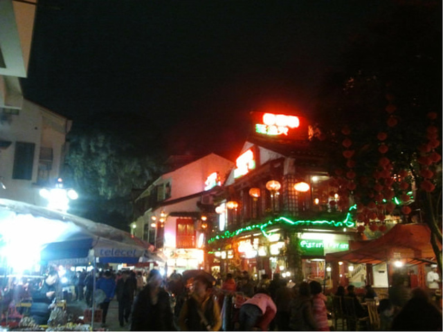 因为美丽,所以充满了金钱的味道。这家店门面