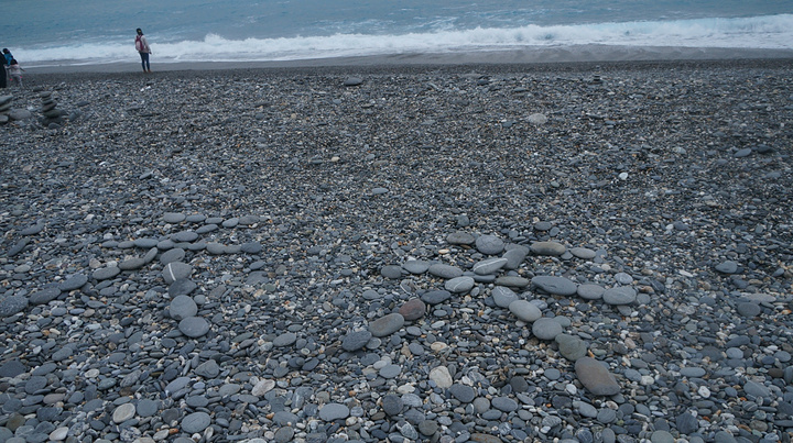 七星潭真的很美丽或大或小的奇形怪状的石头铺满了整个沙滩七星潭的