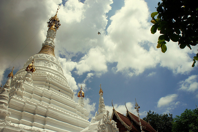 玛哈弯寺经络敲打按摩