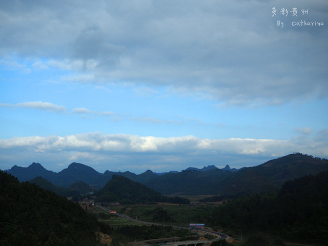 "于是中途等待车的时间去汽车站附近的“德克士”吃了午餐，连着WIFE,好好地享受一场电影_凯里客运站"的评论图片