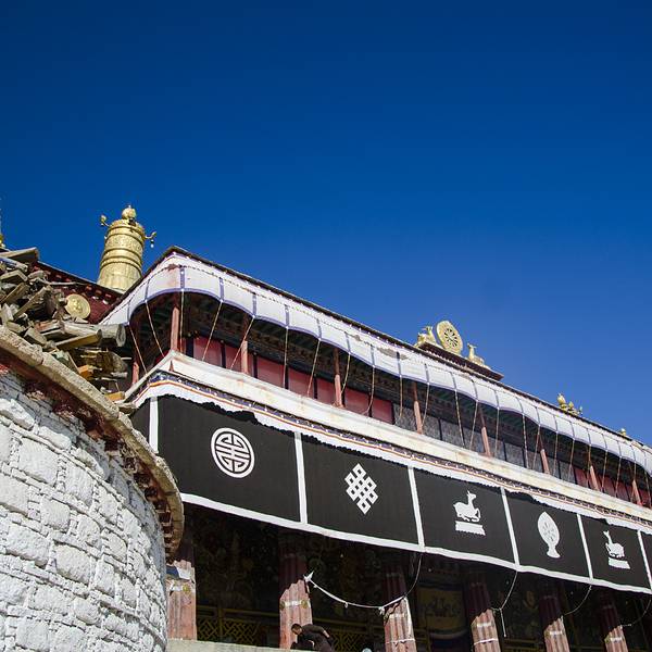 拉萨旅游景点_2018年拉萨旅游收入(2)