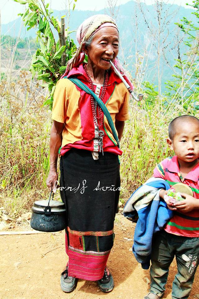穿越热带雨林,探寻原始部落。