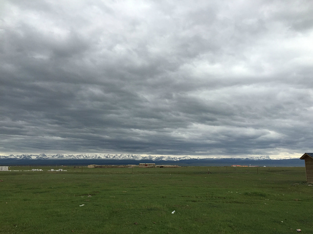 "...风景，但路吐险峻，崎岖蜿蜒，由于早上下了雨，中途有一段山体滑坡，抢险车现场抢险，耗时半个多小时_巴音布鲁克景区"的评论图片