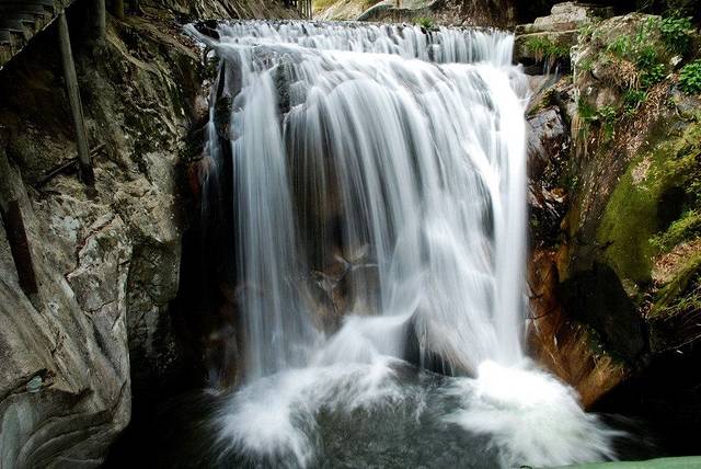 南山瀑布
