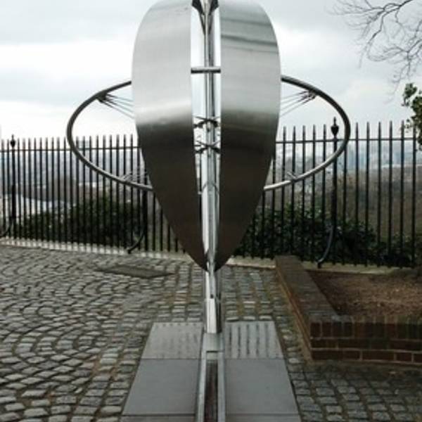 从小就在地理书上听到过这个名字,本初子午线就是在这里,傍晚来的时候