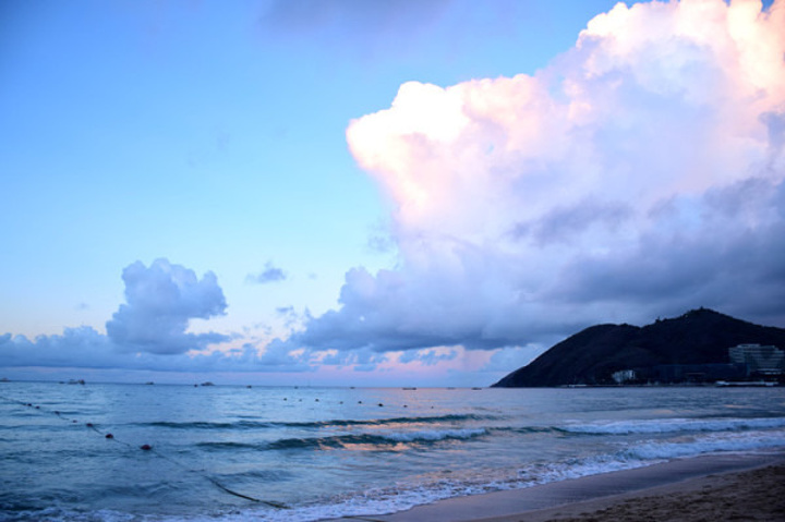 不过早晨醒来吹吹海风还是很舒服的,我们