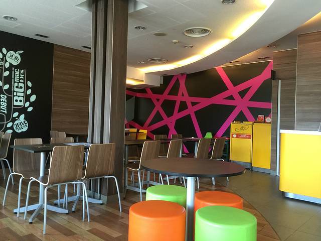 麦当劳(塔佩门店)