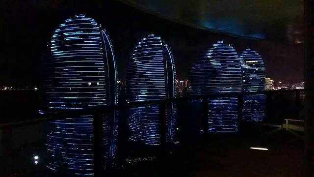 凤凰之星号夜游三亚湾